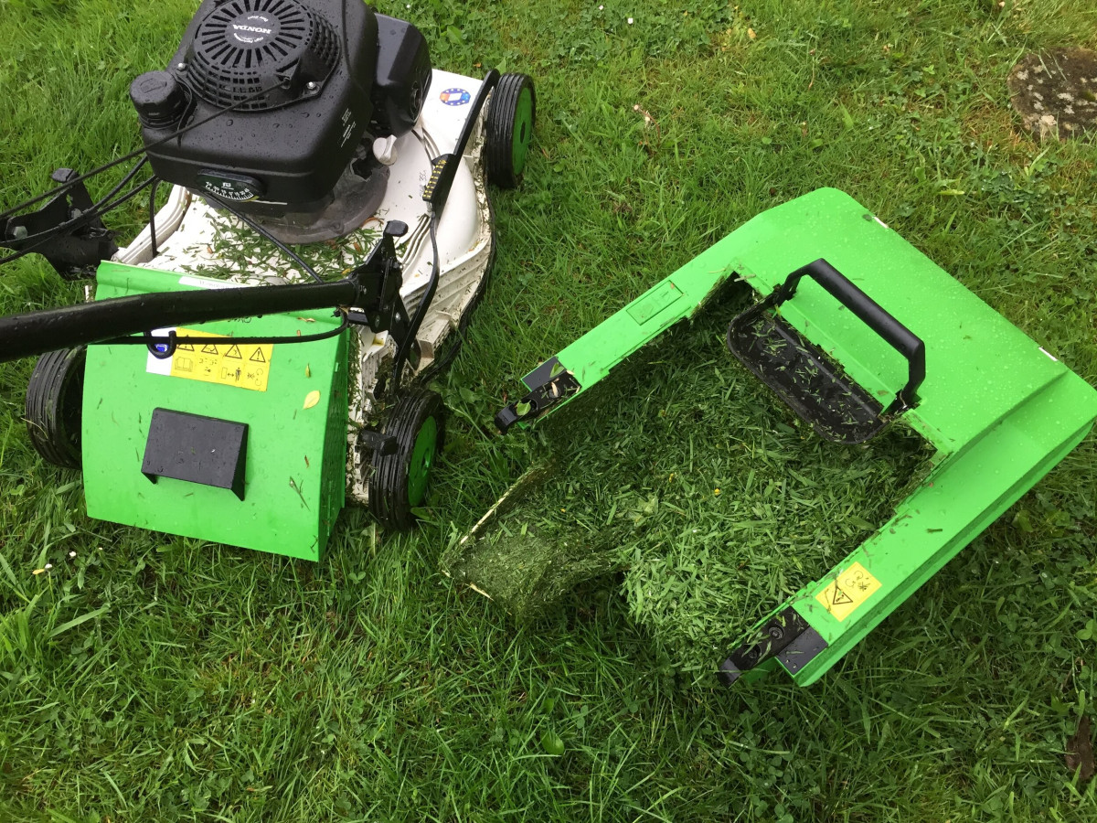 Why is It Bad to Mow a Wet Lawn - Dryer Enthusiast