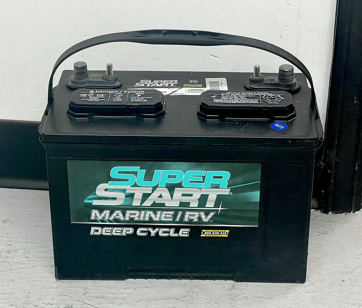 deep-cycle marine battery